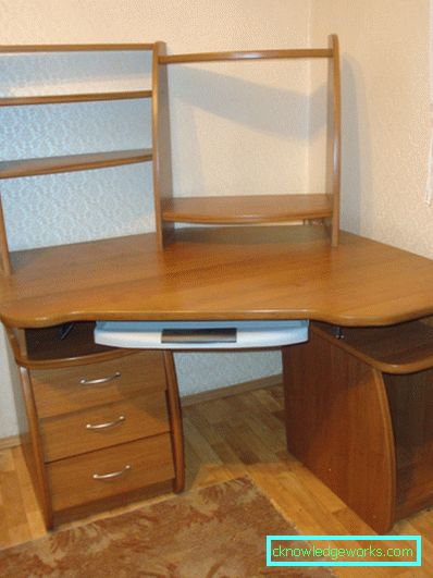 Rohový počítačový stôl - obľúbené dizajnérske novinky (90 fotografií)